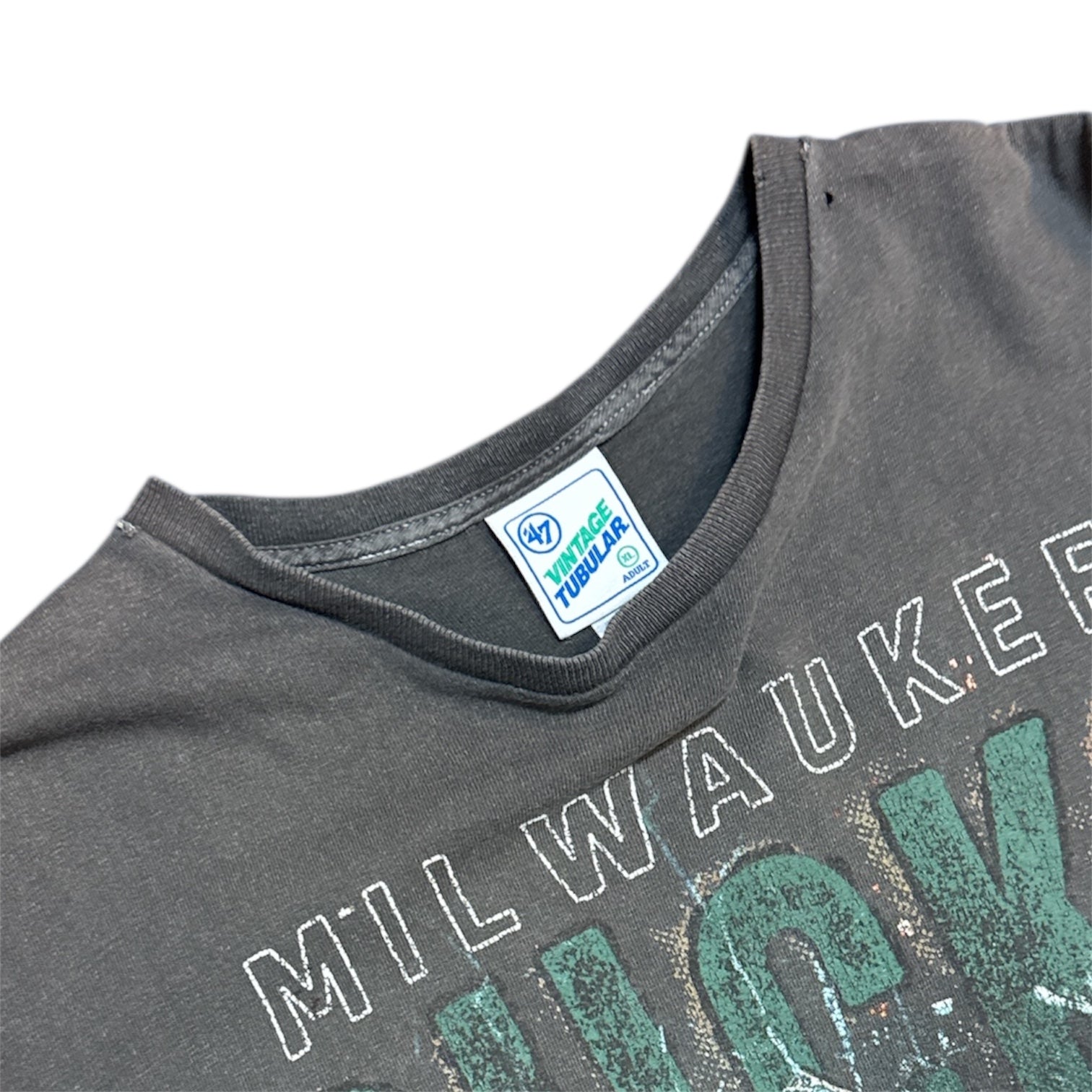 47 Brand Vintage Tubular Milwaukee Bucks Tshirt