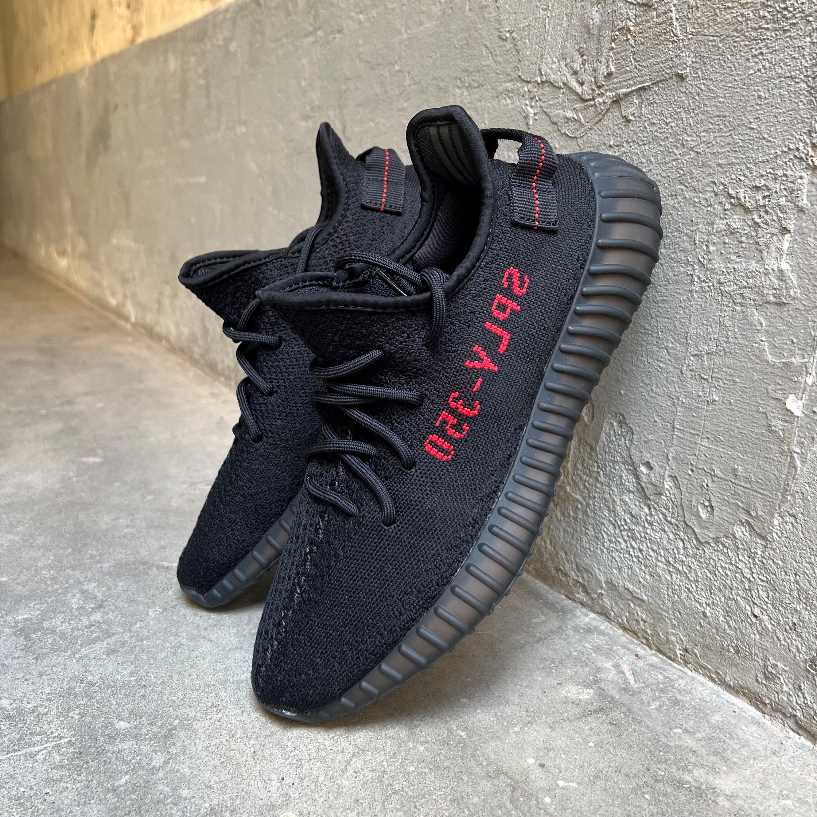 Adidas Yeezy Boost 350 V2 Black Red (2017/2020)