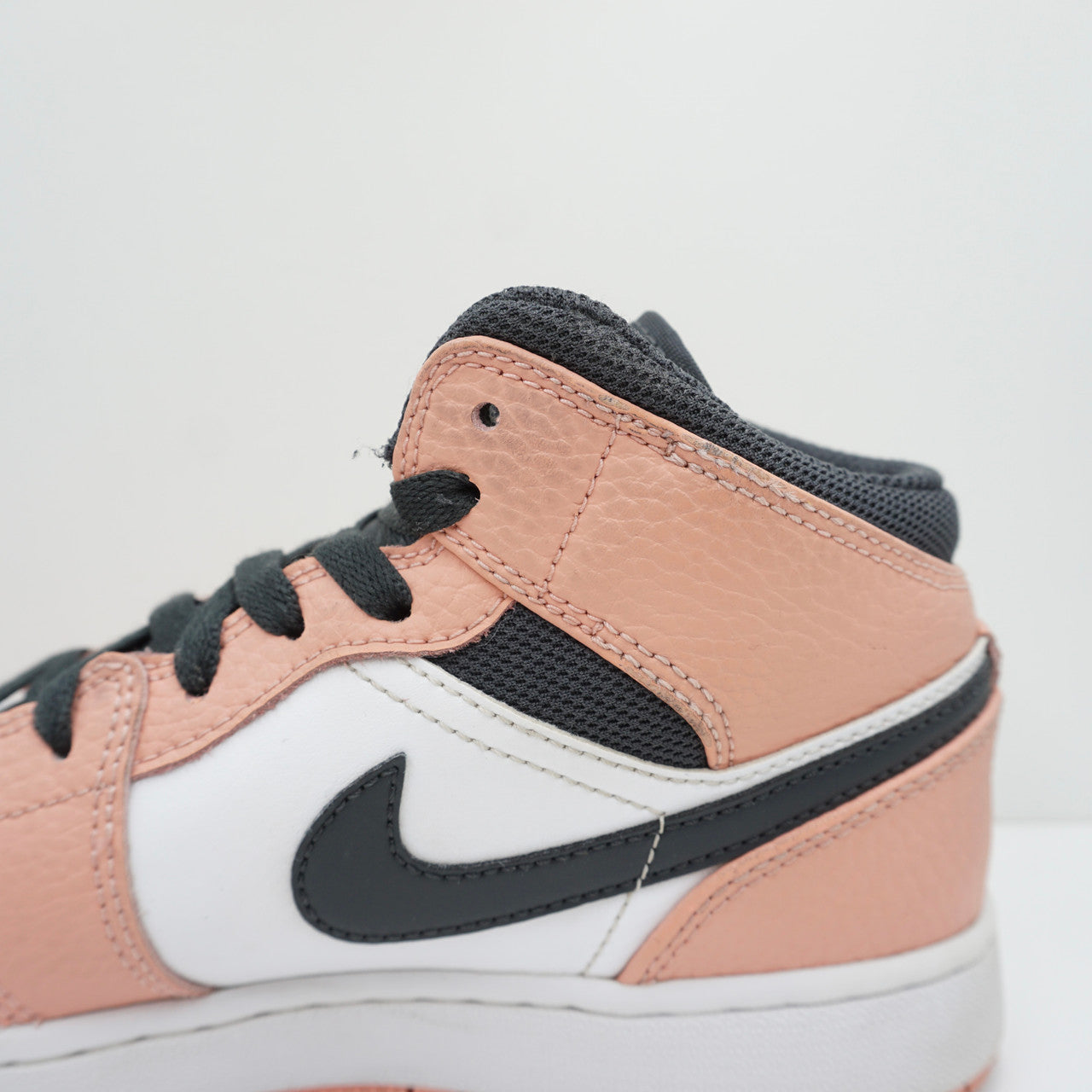 Jordan 1 Mid Pink Quartz (GS)