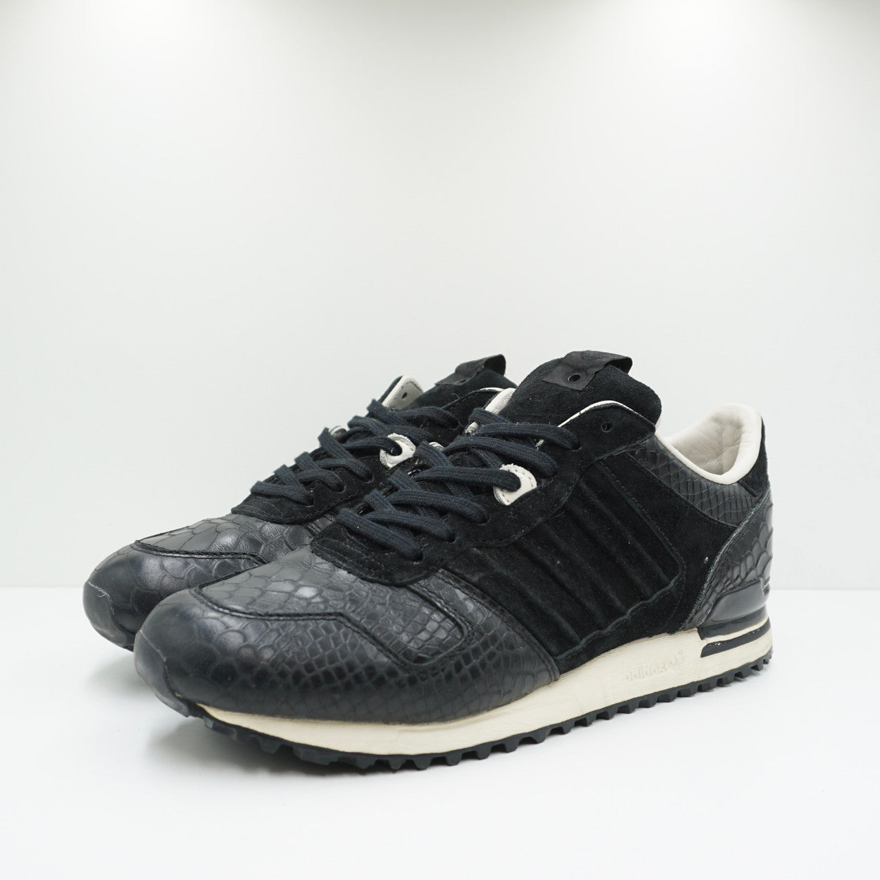 Adidas Consortium x Sneakersnstuff ZX 700 W