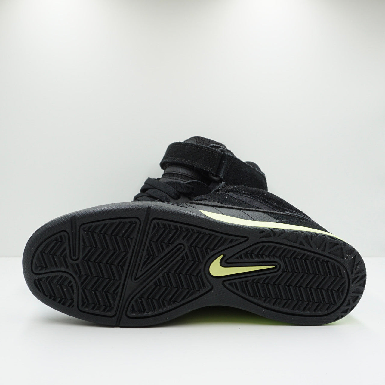 Nike Zoom Mogan Mid Black Volt
