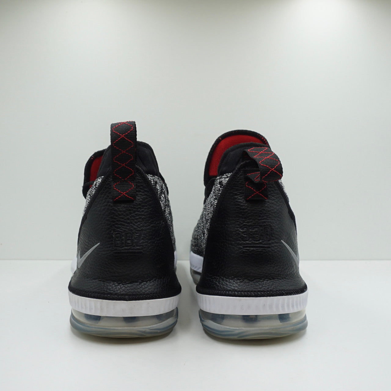Nike LeBron 16 Oreo