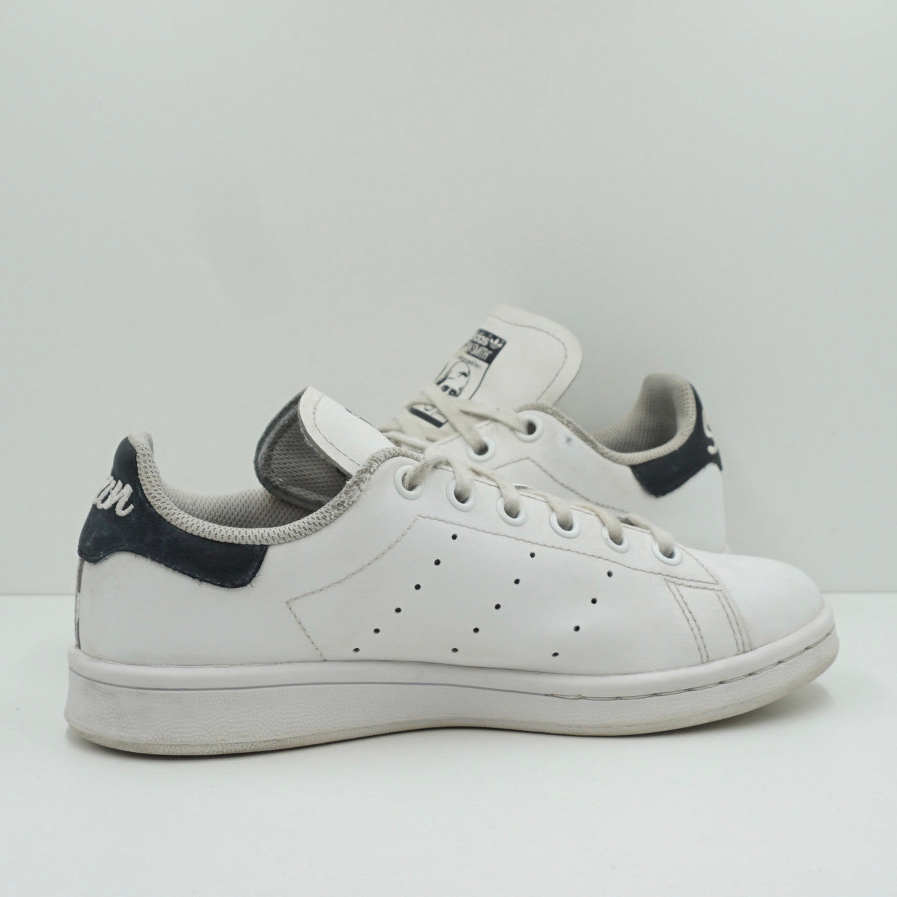 Stan smith store black tab