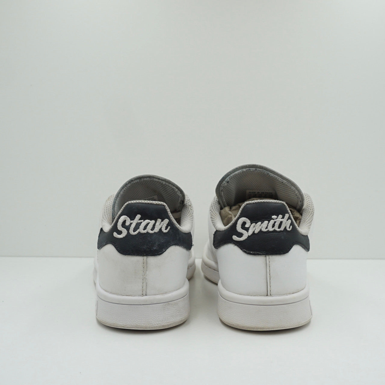 Stan smith black sales tab