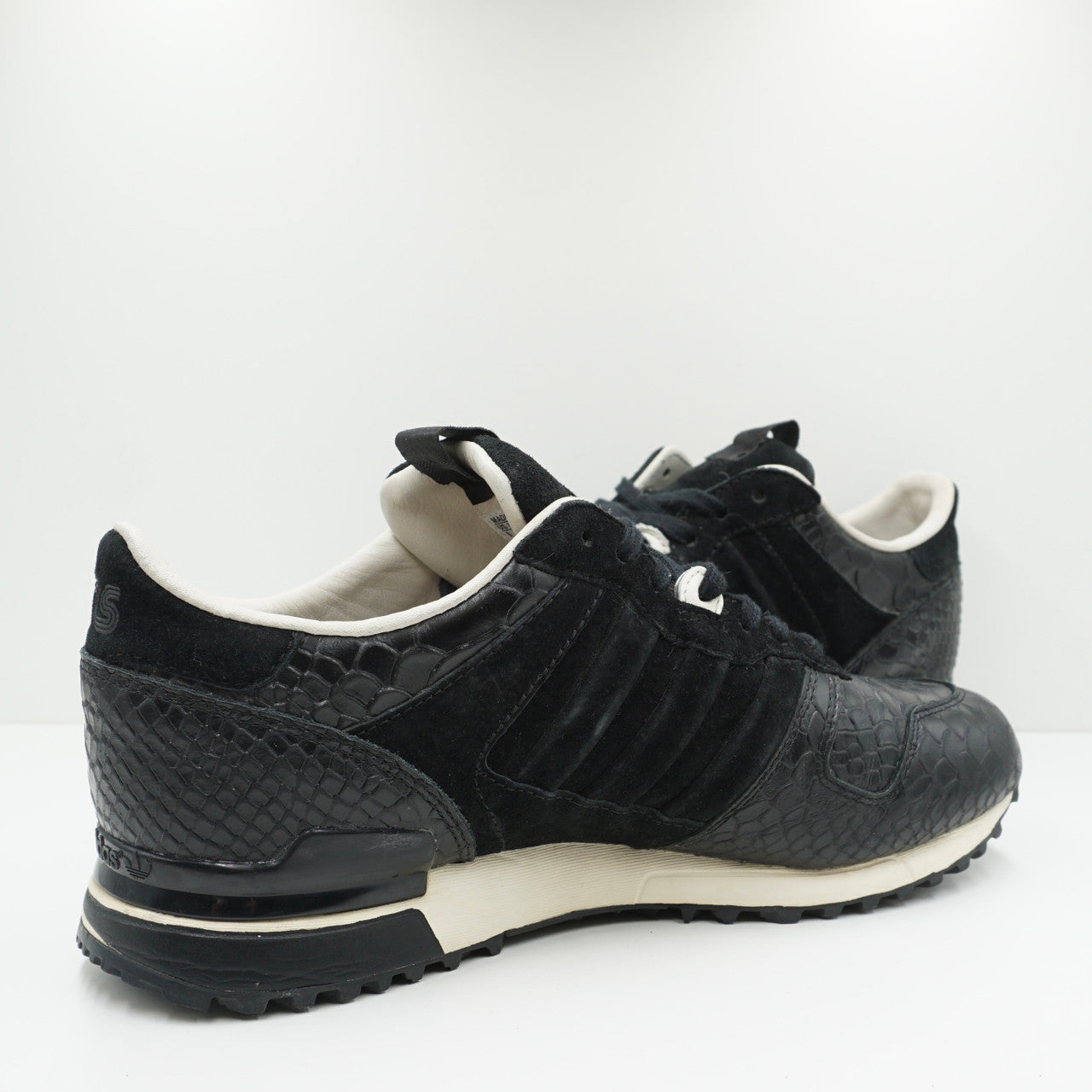 Adidas Consortium x Sneakersnstuff ZX 700 (W)