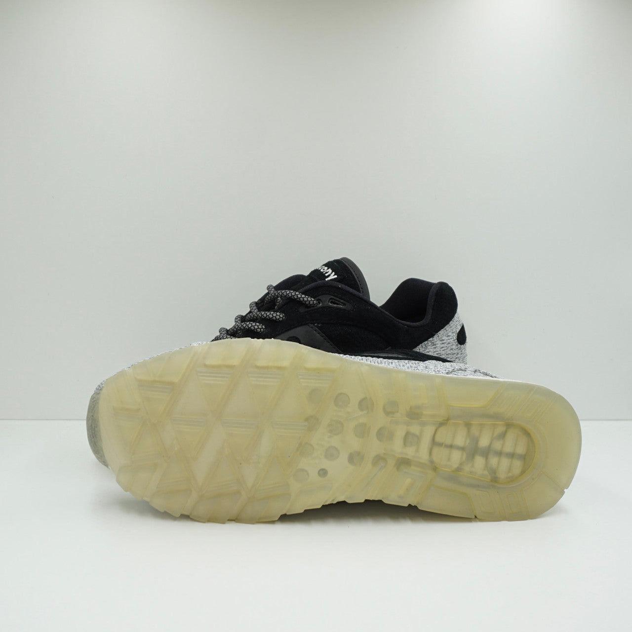Saucony Shadow 6000 Black/Grey Sample
