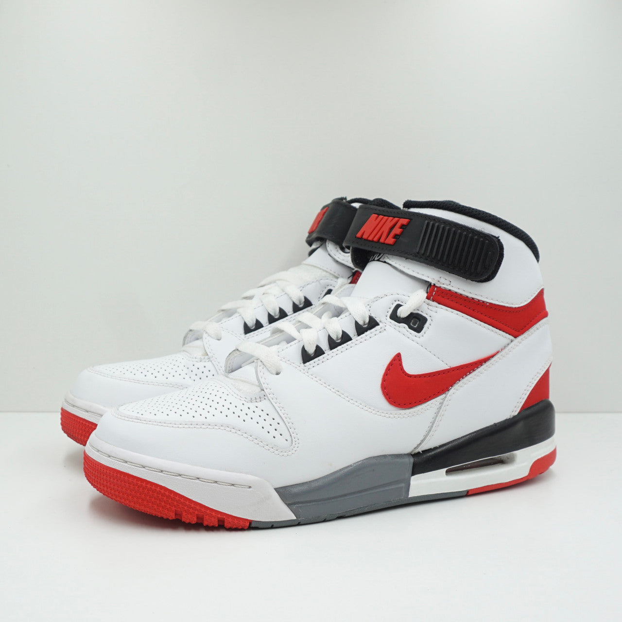 Nike Air Revolution White Red (2013)