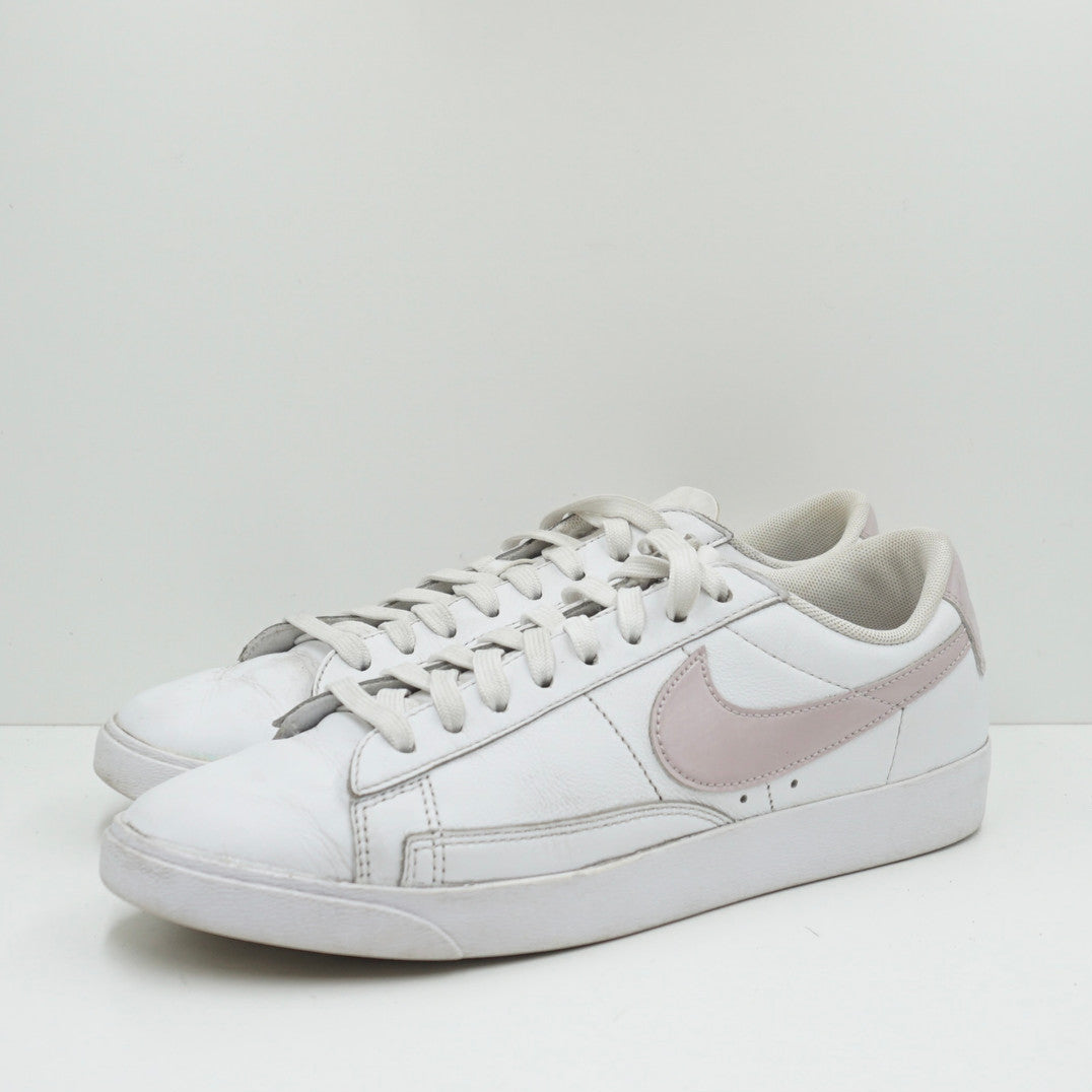 Nike Blazer Low LE (W)