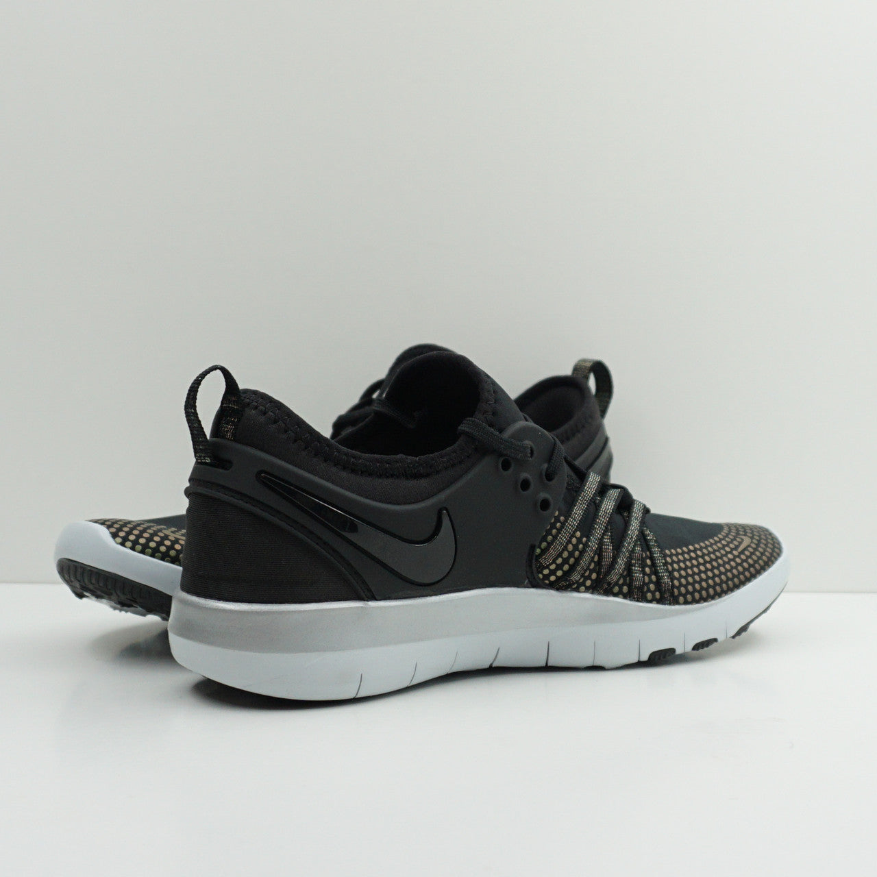 Nike tr7 black best sale