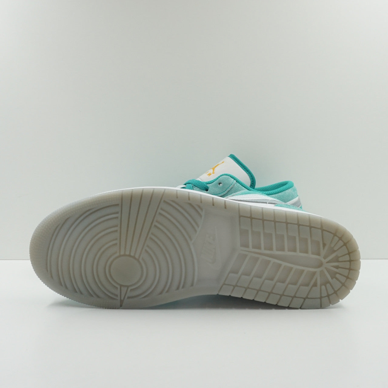 Jordan 1 Low SE New Emerald