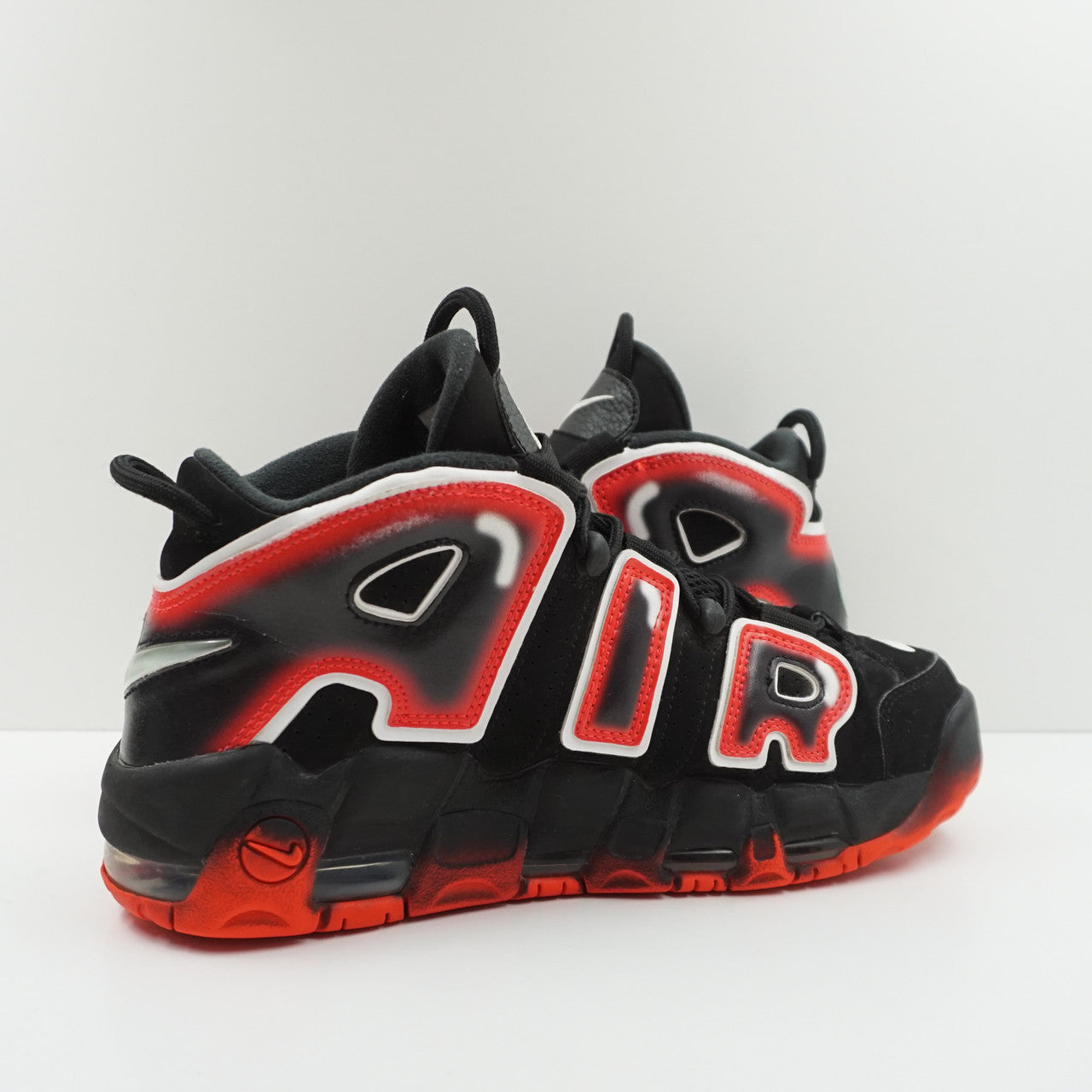 Air more uptempo outlet '96 black/white/laser crimson