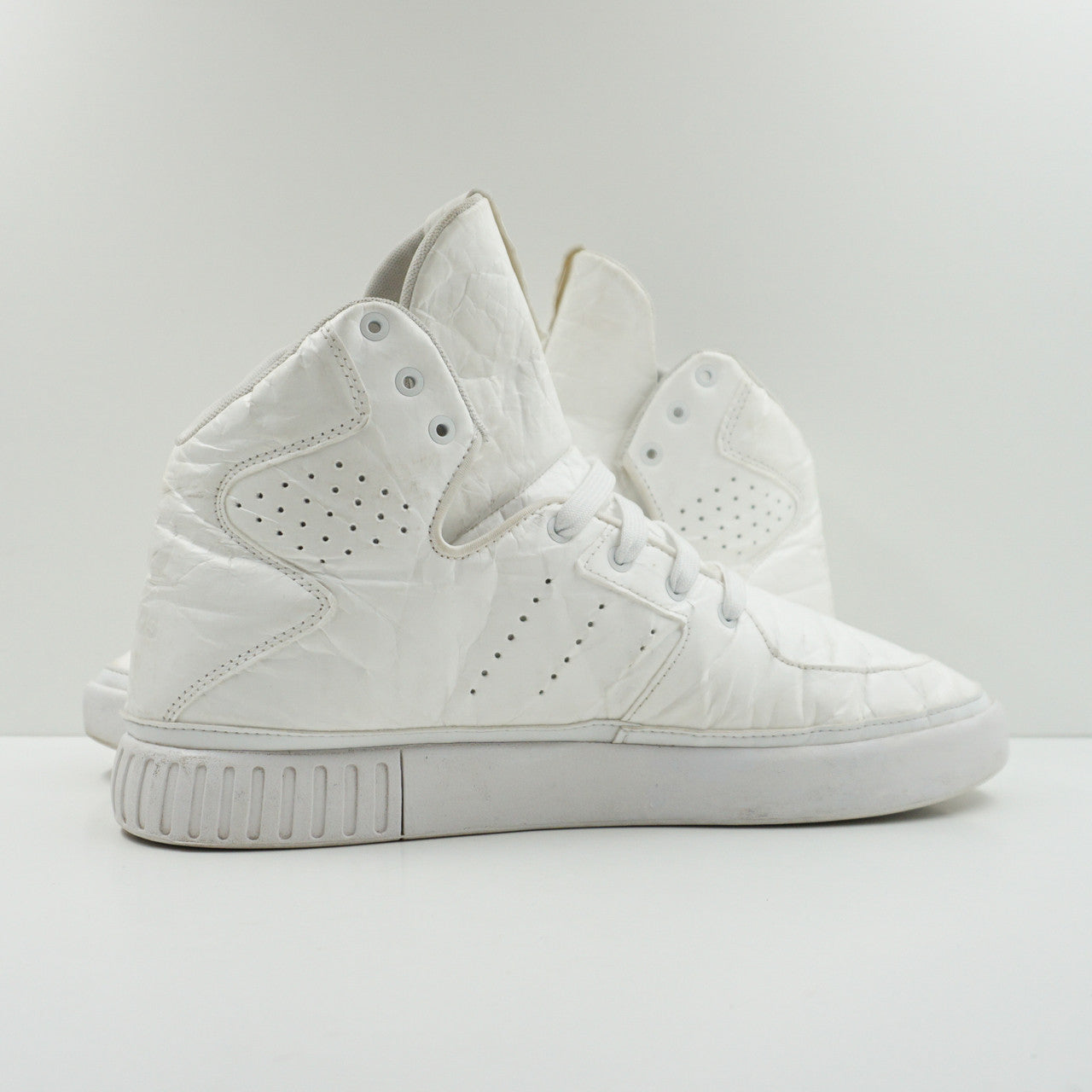 Adidas tubular hotsell invader viral 2