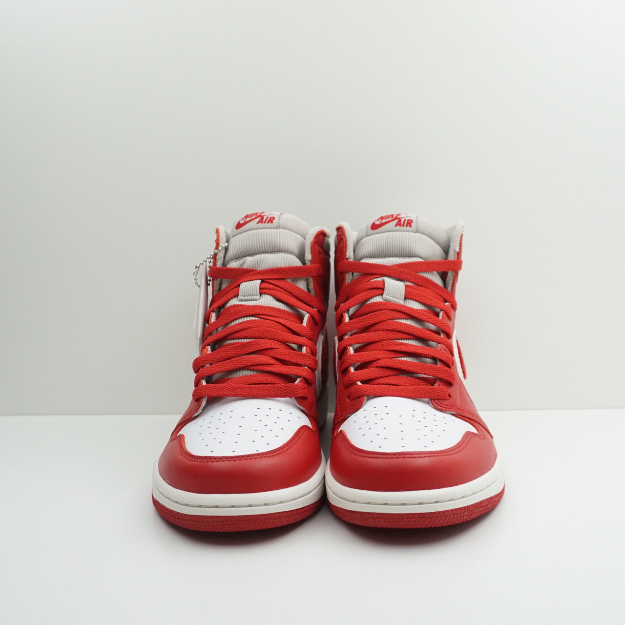 Jordan 1 Retro High Varsity Red (W)