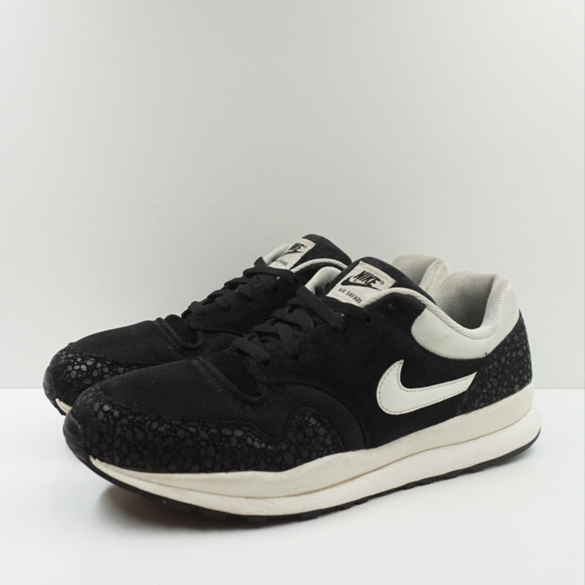 Nike Air Safari White Black