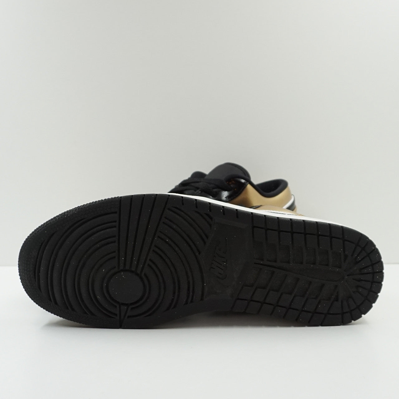 Jordan 1 Low Gold Toe