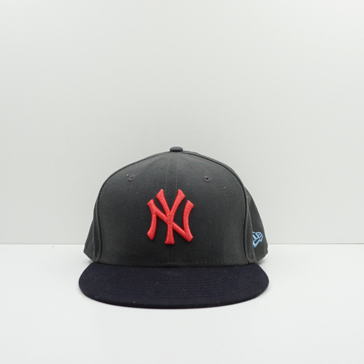 New Era New York Yankees Grey/Pink Fitted Cap