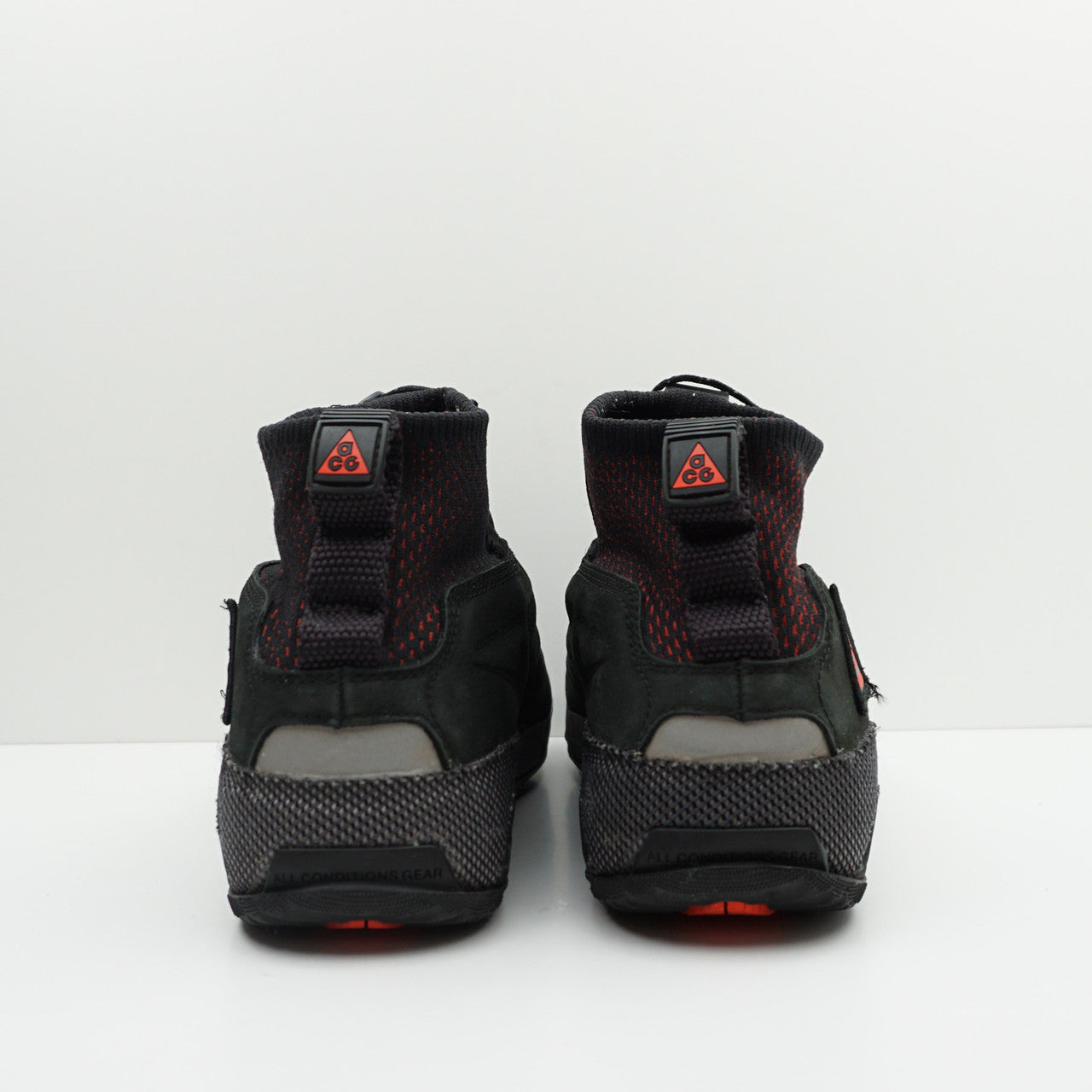 Nike ACG Ruckel Ridge Black Habanero Red