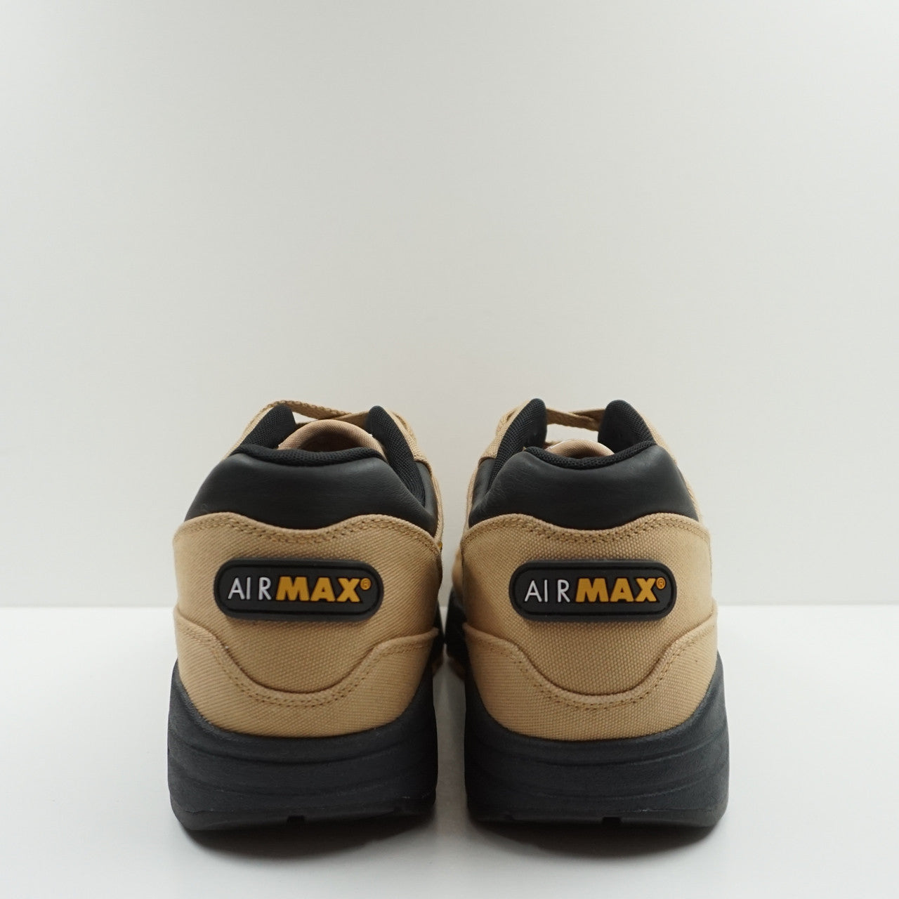 Air max hotsell one 93 logo