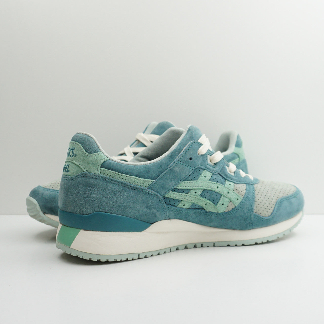 asics misty pine seafoam