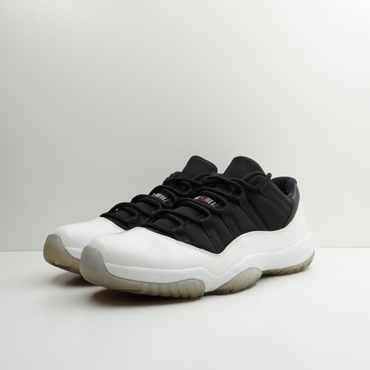 Jordan 11 Retro Low Reverse Concord