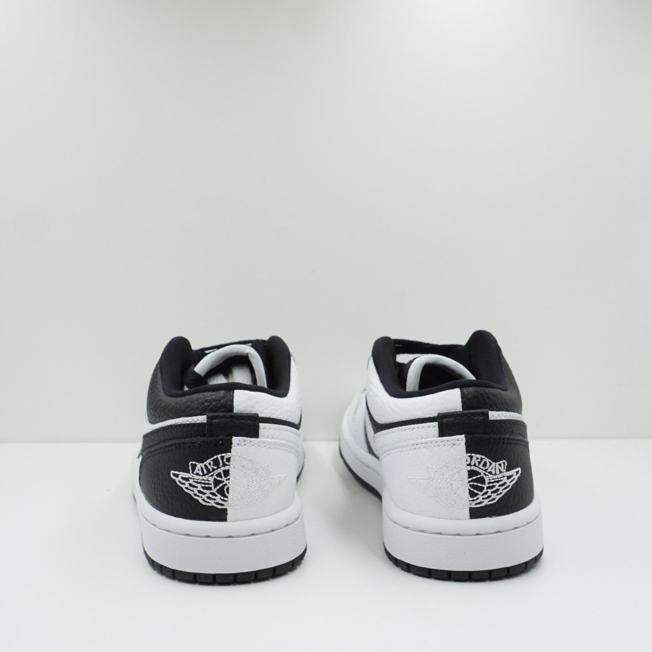 Jordan 1 Low SE Homage White Black (W)