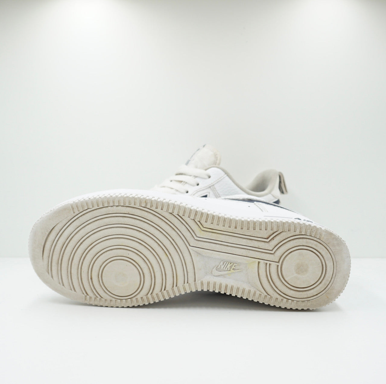 nike air force 1 lv8 patriots