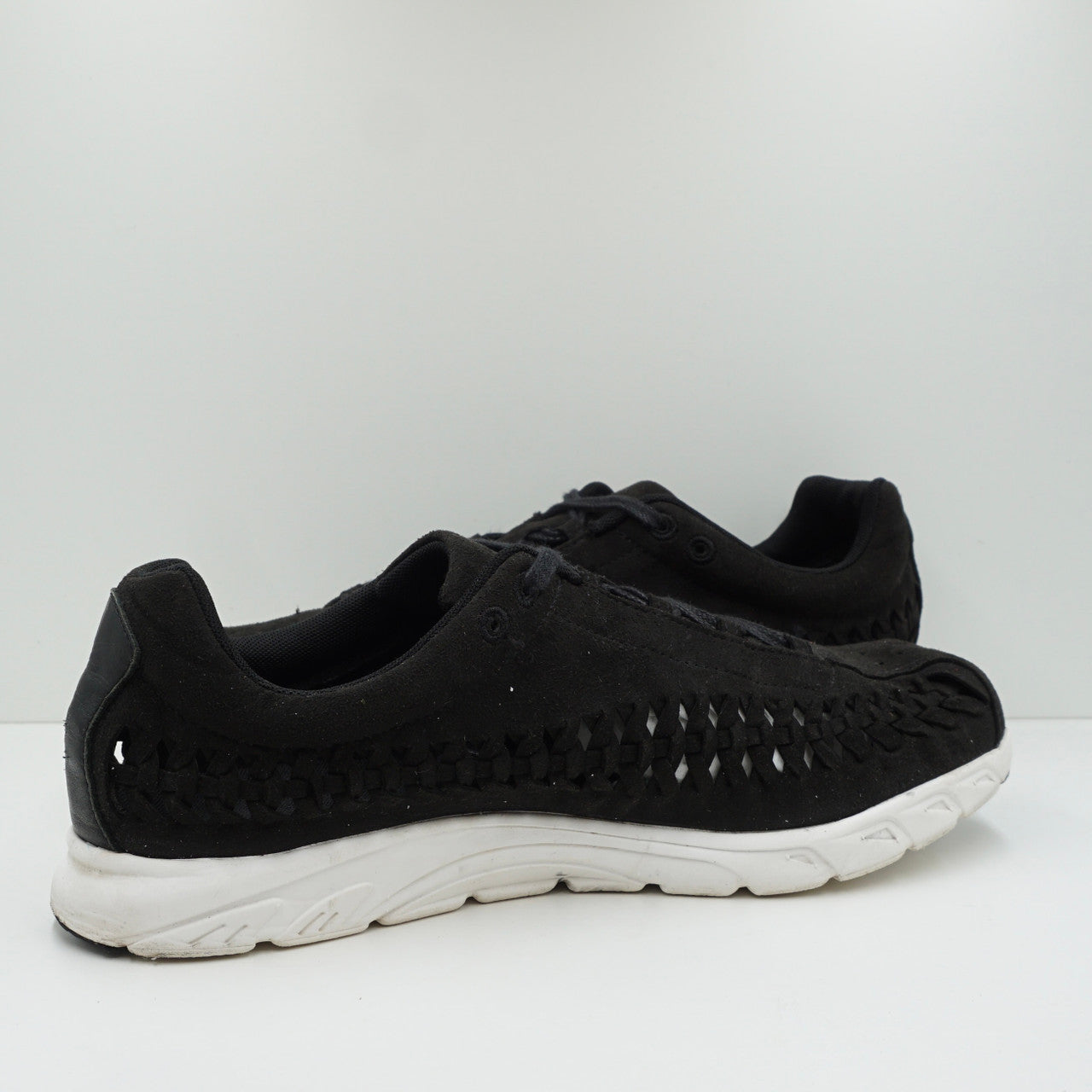 Nike woven mayfly clearance black