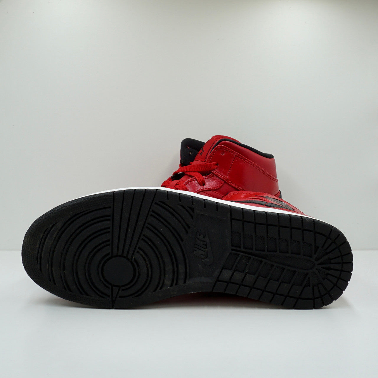 Jordan 1 Mid Gym Red Black Patent