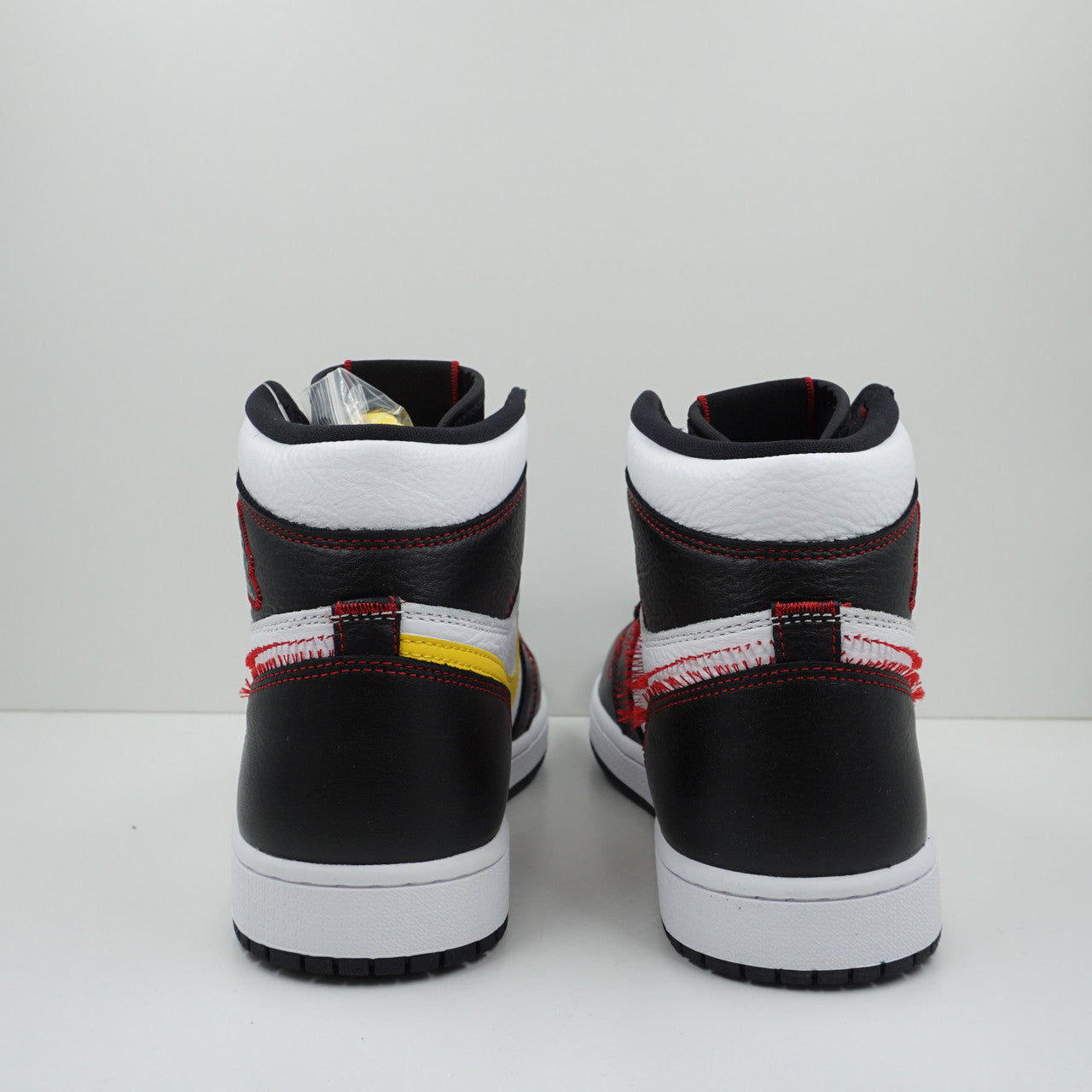 Jordan 1 Retro High Defiant White Black Gym Red